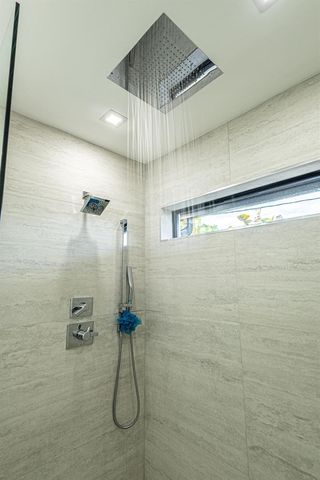 807 Hollywood Place, West Palm Beach, FL 33405