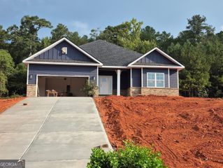 1033 Holliday Pass, Griffin, GA 30223