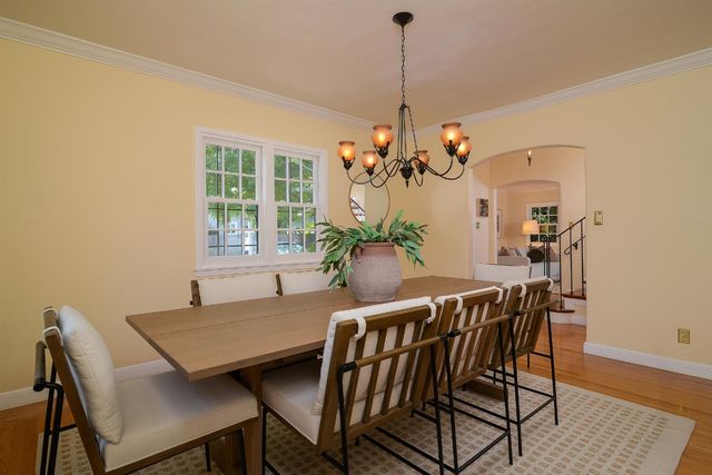 1841 11th Ave, Sacramento, CA 95818