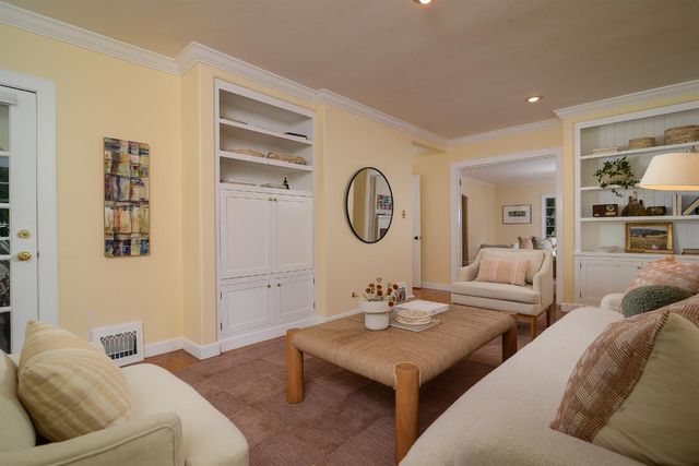 1841 11th Ave, Sacramento, CA 95818