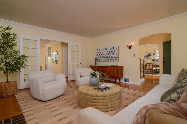 1841 11th Ave, Sacramento, CA 95818