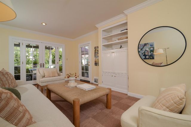 1841 11th Ave, Sacramento, CA 95818
