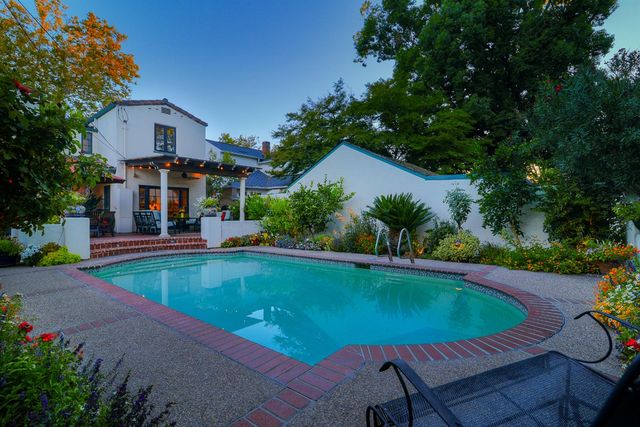 1841 11th Ave, Sacramento, CA 95818