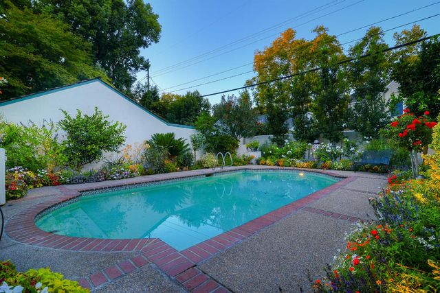 1841 11th Ave, Sacramento, CA 95818