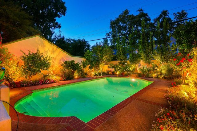 1841 11th Ave, Sacramento, CA 95818