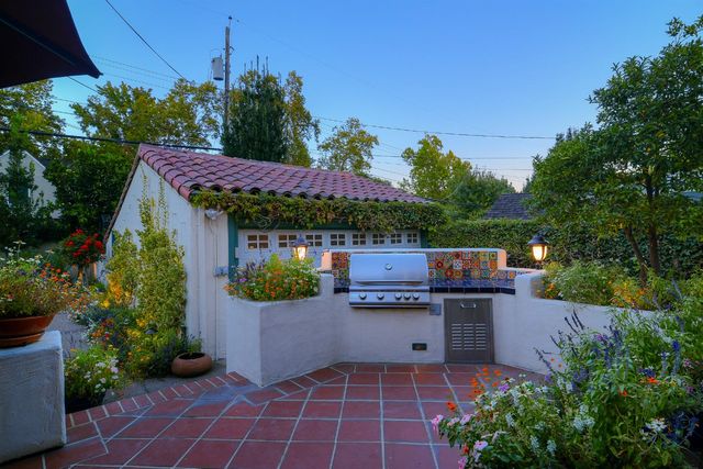 1841 11th Ave, Sacramento, CA 95818