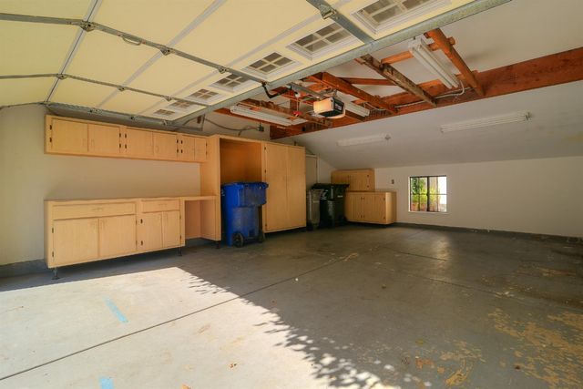 1841 11th Ave, Sacramento, CA 95818