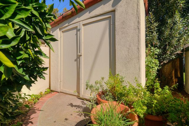 1841 11th Ave, Sacramento, CA 95818