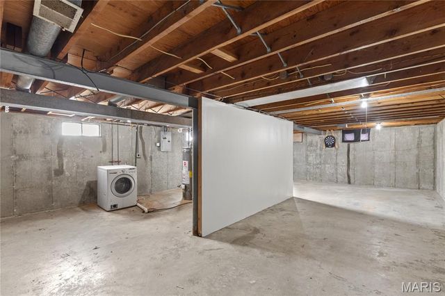 1158 Reale Avenue, St Louis, MO 63138