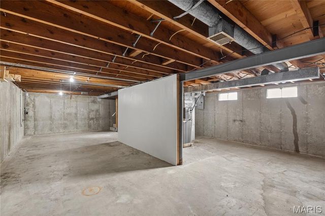 1158 Reale Avenue, St Louis, MO 63138