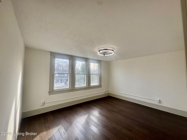 402 S 39th St, Louisville, KY 40212