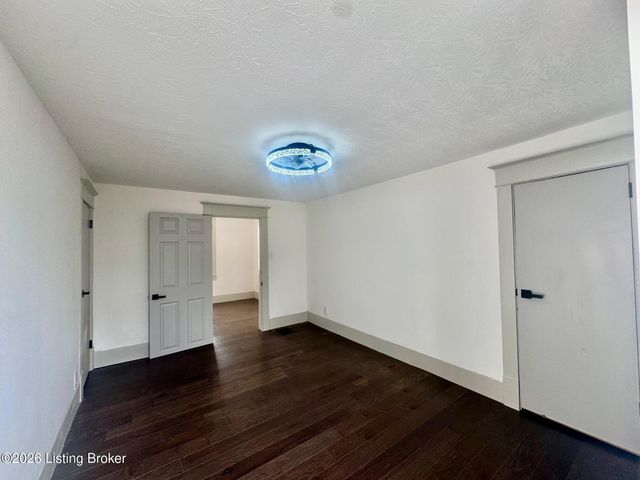 402 S 39th St, Louisville, KY 40212