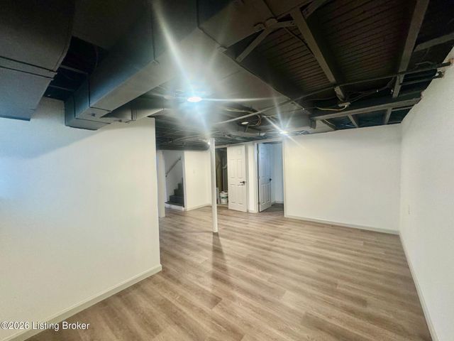 402 S 39th St, Louisville, KY 40212