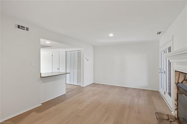 744 Lake Edward DR W, Virginia Beach, VA 23462