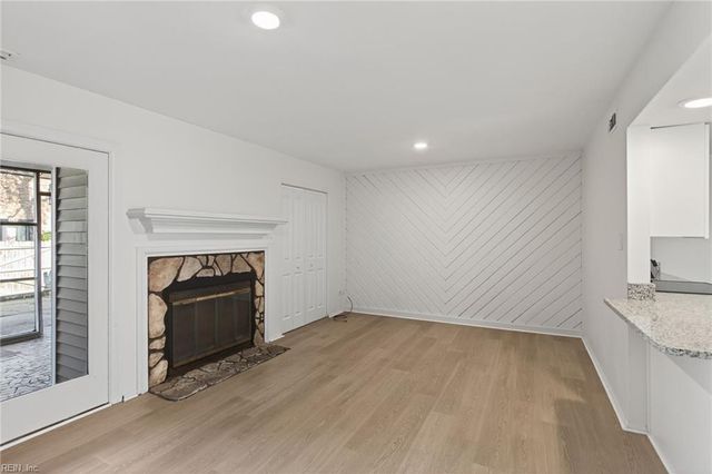 744 Lake Edward DR W, Virginia Beach, VA 23462