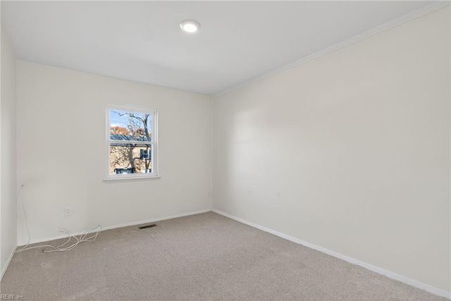 744 Lake Edward DR W, Virginia Beach, VA 23462