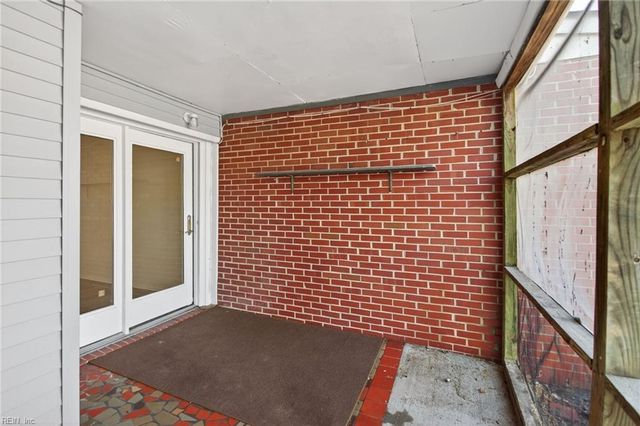 744 Lake Edward DR W, Virginia Beach, VA 23462