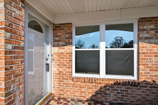 744 Lake Edward DR W, Virginia Beach, VA 23462