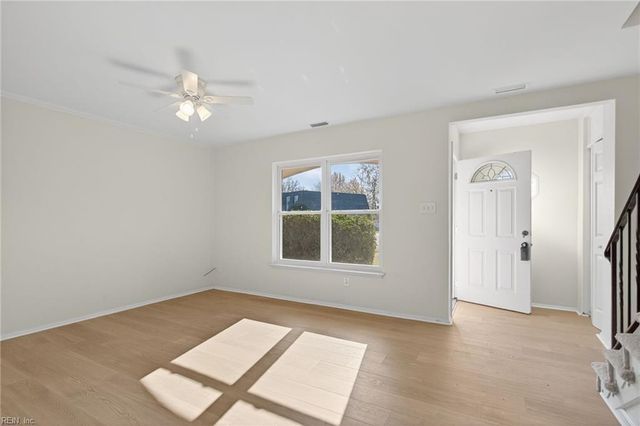 744 Lake Edward DR W, Virginia Beach, VA 23462