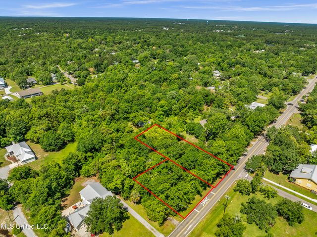 503 Nicholson Avenue, Waveland, MS 39576
