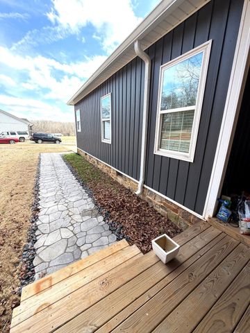 725 CROW LN, Counce, TN 38326