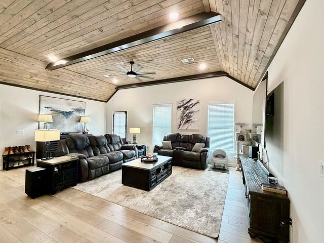 725 CROW LN, Counce, TN 38326