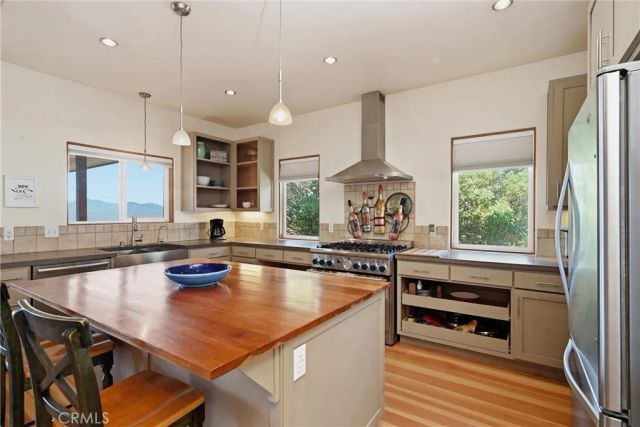 16542 Crescent Court, Hidden Valley Lake, CA 95467
