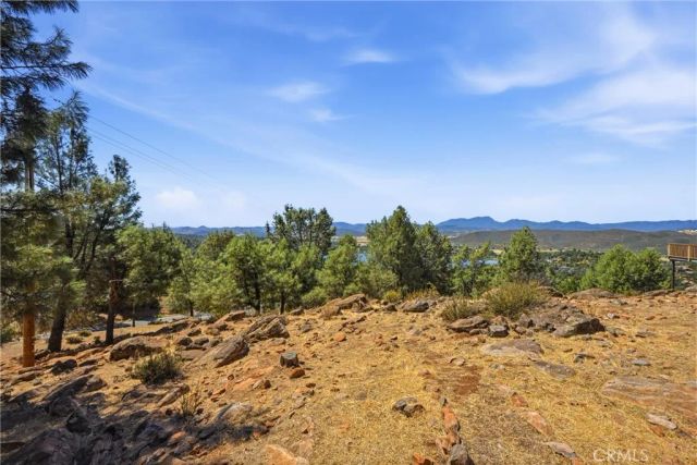 16542 Crescent Court, Hidden Valley Lake, CA 95467