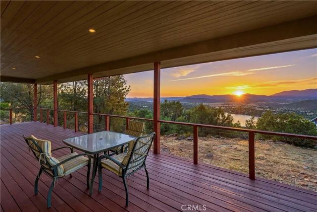 16542 Crescent Court, Hidden Valley Lake, CA 95467