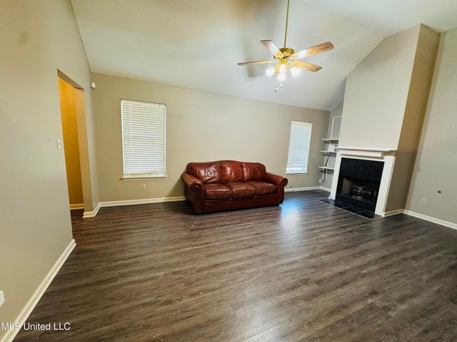 5512 Alexandria Lane, Southaven, MS 38671