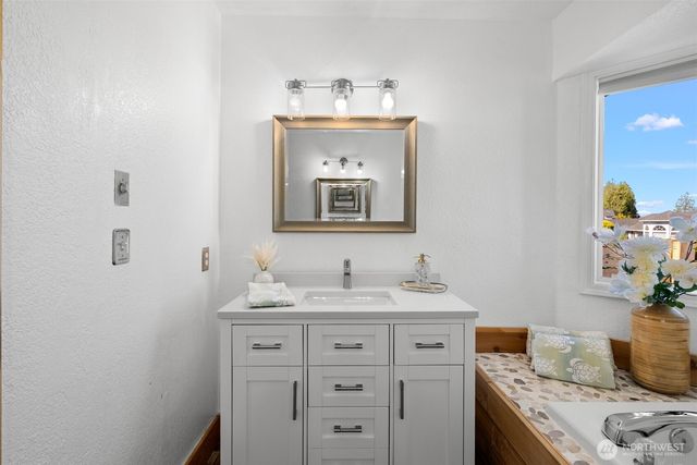 7598 E Alki View Court, Port Orchard, WA 98366
