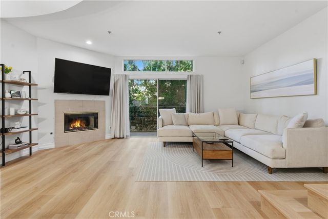 5107 Coldwater Canyon 14, Sherman Oaks, CA 91423