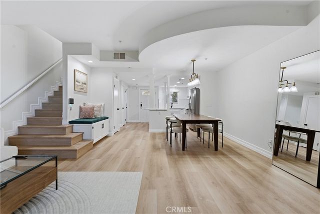 5107 Coldwater Canyon 14, Sherman Oaks, CA 91423