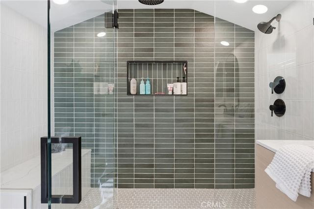 5107 Coldwater Canyon 14, Sherman Oaks, CA 91423