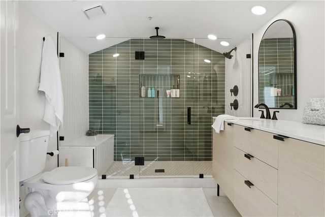 5107 Coldwater Canyon 14, Sherman Oaks, CA 91423