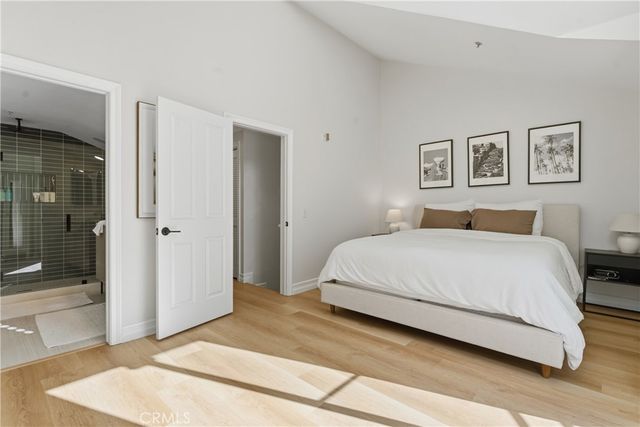 5107 Coldwater Canyon 14, Sherman Oaks, CA 91423