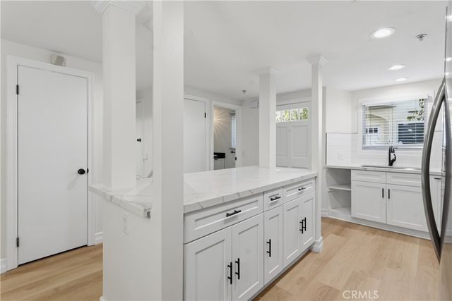 5107 Coldwater Canyon 14, Sherman Oaks, CA 91423