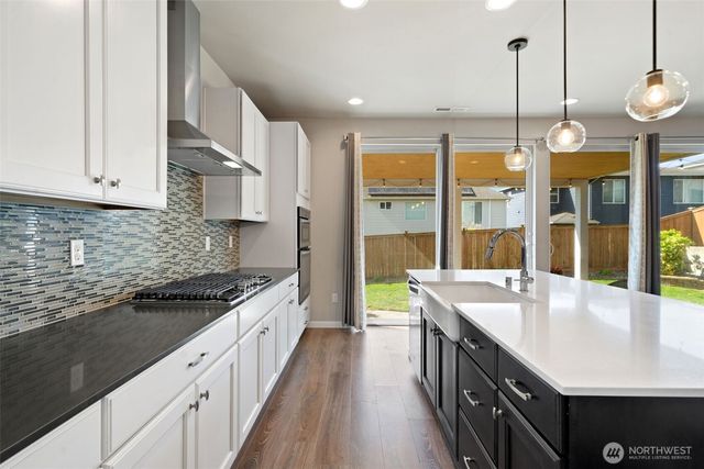 2423 NE Redford Street, Poulsbo, WA 98370