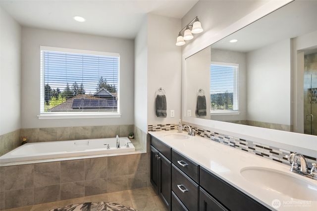 2423 NE Redford Street, Poulsbo, WA 98370