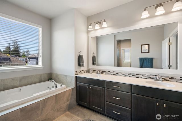 2423 NE Redford Street, Poulsbo, WA 98370