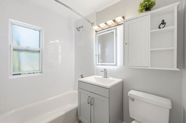 27 Shirley St 27, Lexington, MA 02421