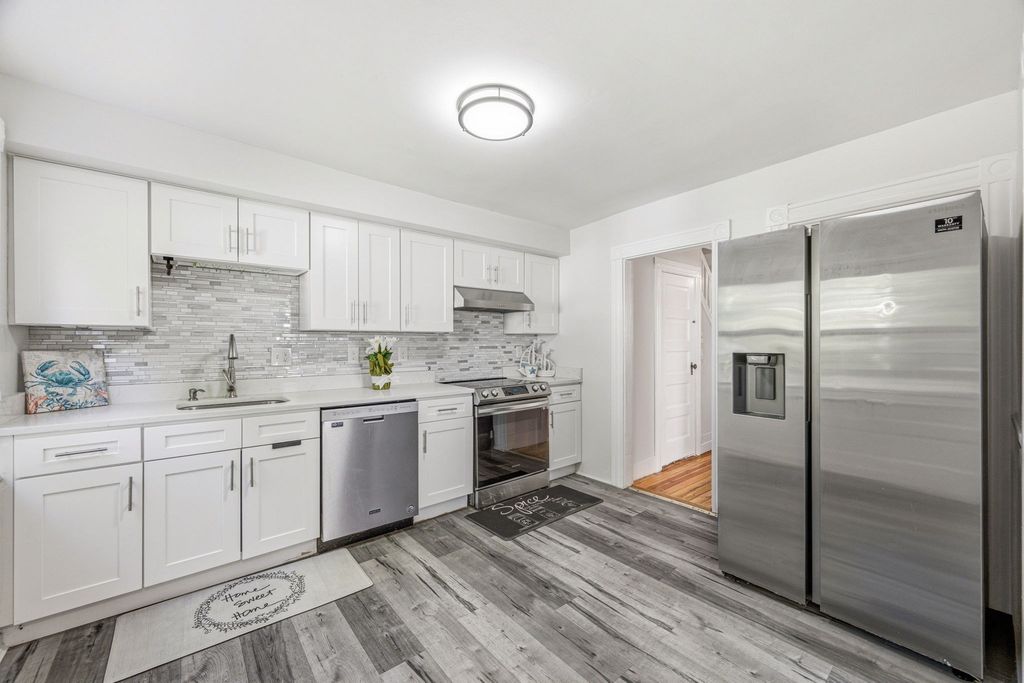 27 Shirley St 27, Lexington, MA 02421