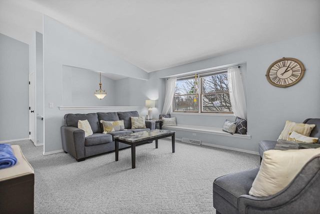 1601 S SUNDOWN LANE, Appleton, WI 54915