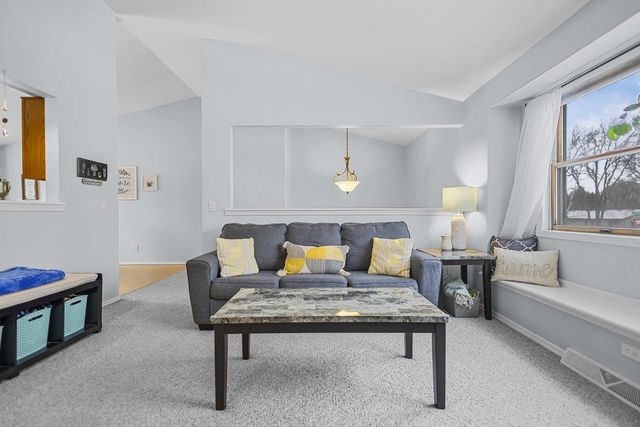 1601 S SUNDOWN LANE, Appleton, WI 54915