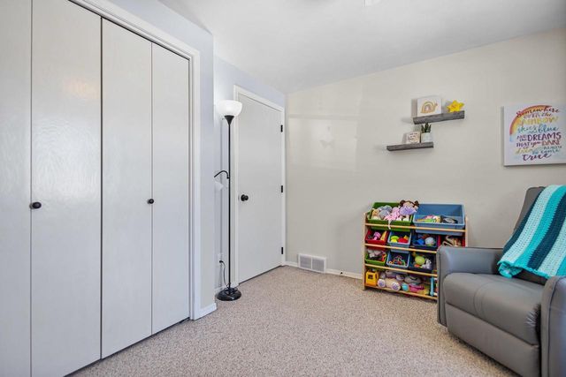 1601 S SUNDOWN LANE, Appleton, WI 54915