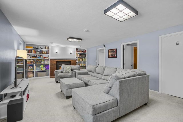 1601 S SUNDOWN LANE, Appleton, WI 54915