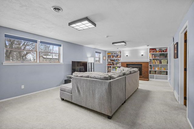 1601 S SUNDOWN LANE, Appleton, WI 54915