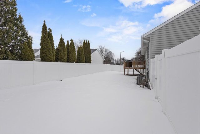 1601 S SUNDOWN LANE, Appleton, WI 54915