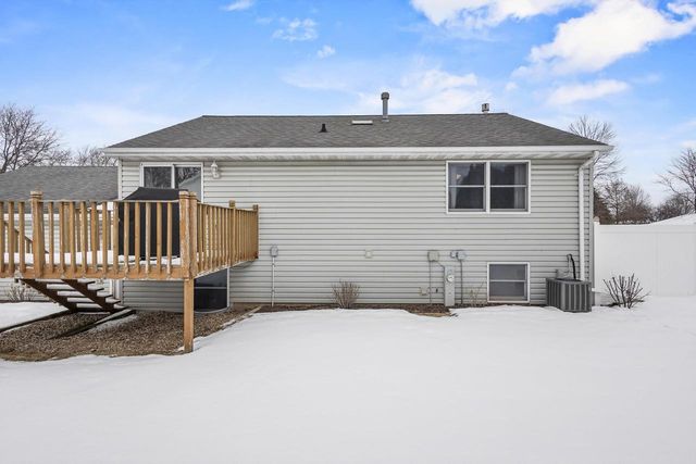 1601 S SUNDOWN LANE, Appleton, WI 54915