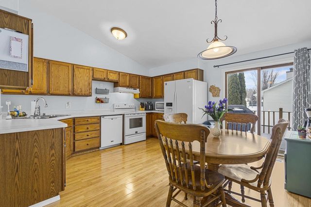 1601 S SUNDOWN LANE, Appleton, WI 54915